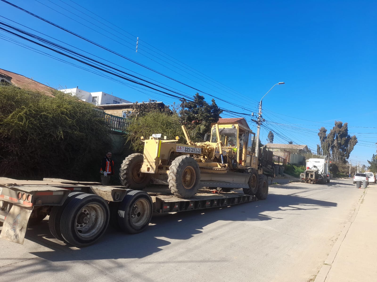 Logística de transportes con coordinación de rutas especializada - Planificación y gestión de rutas optimizadas para transporte de batea y cama baja en V Región Chile - Flocam Transportes