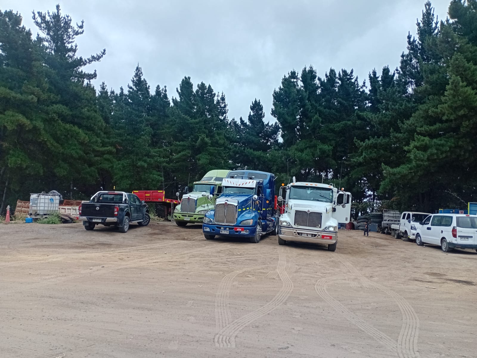 Transportes profesionales de carga pesada en ConCon V Región - Servicios especializados con flota profesional y conductores expertos para cargas complejas - Flocam Transportes
